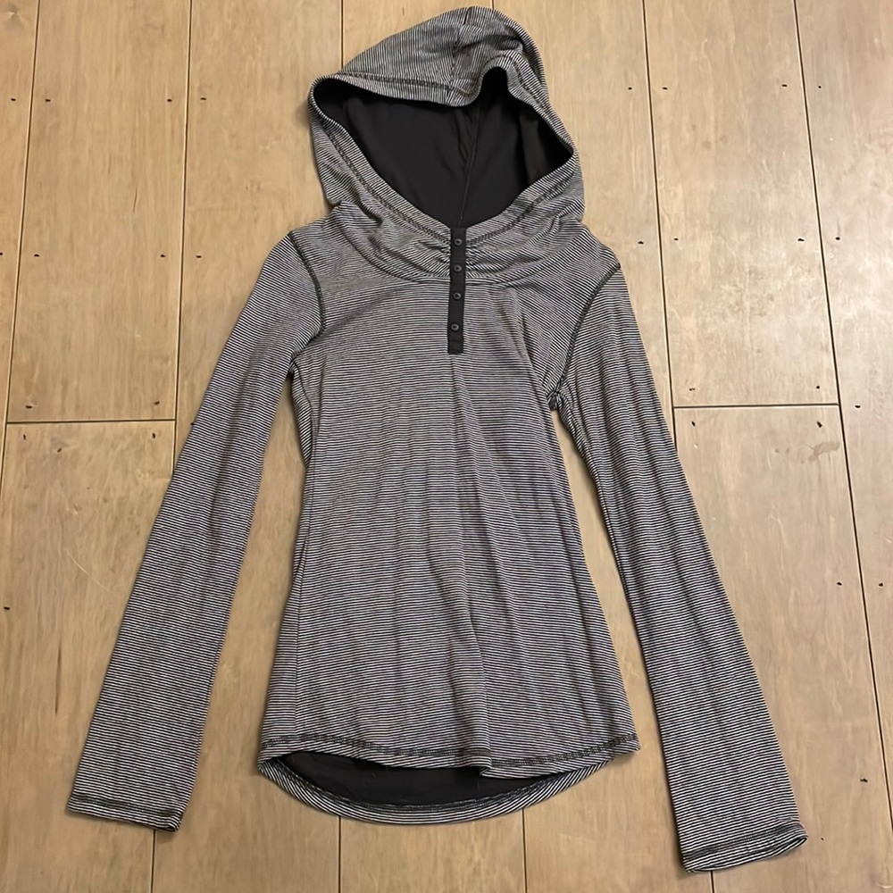 Woman’s Columbia Long-Sleeve Hooded Shirt